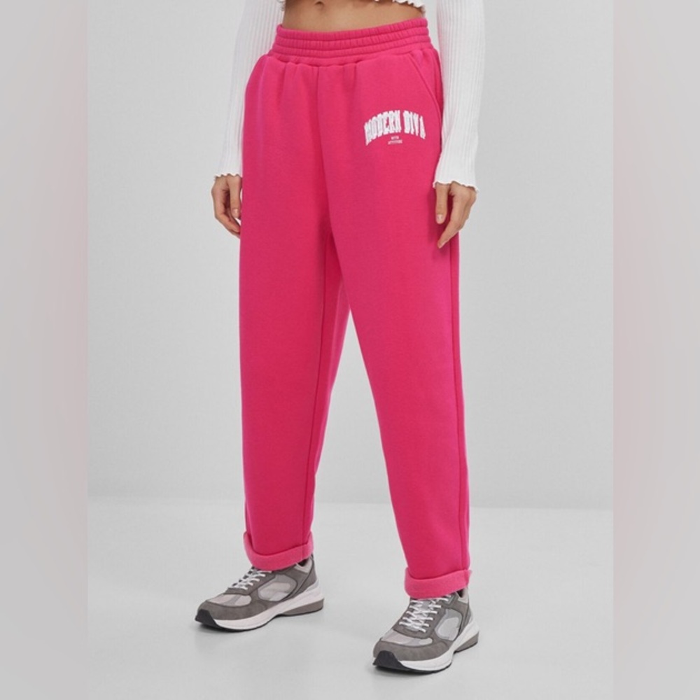 Bershka Pink Sweatpants with White Logo. Size XS.